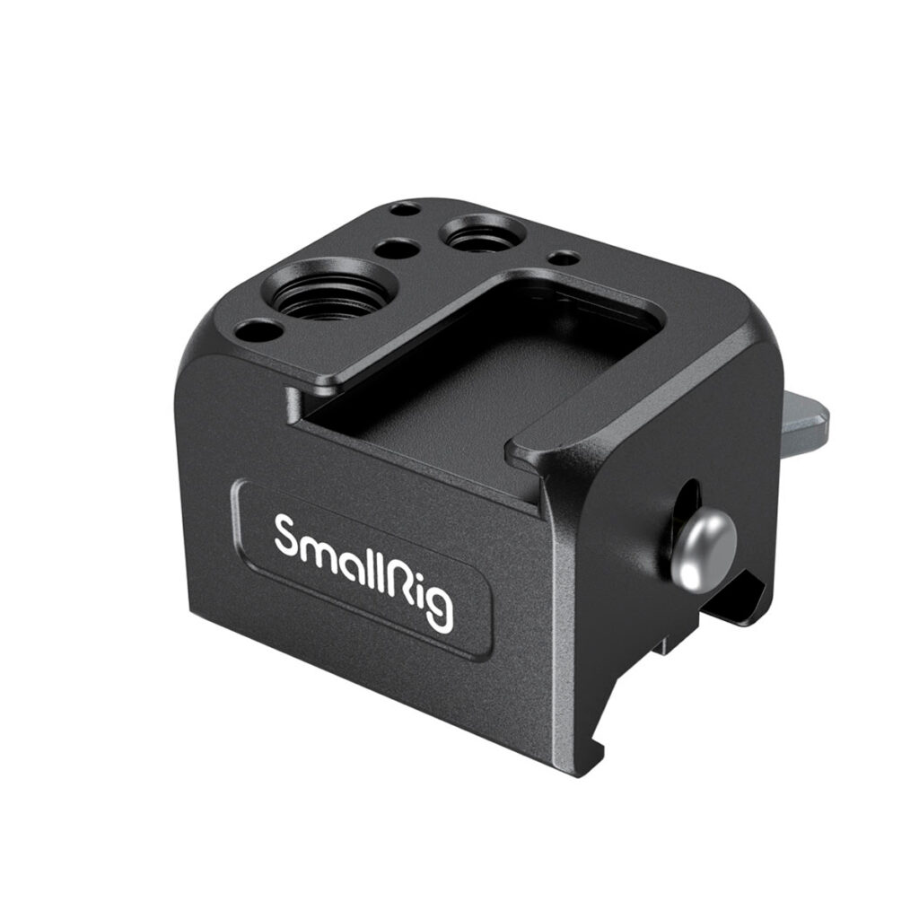 SmallRig-3025 SmallRig 3025 -kiinnityslevy DJI Ronin RS 2/ RSC 2/ RS 3/ RS 3 Pro/ RS 3 mini -laitteille on musta metallinen lisävaruste, jossa on SmallRig-logo, kierteitetyt reiät ja pikakiinnitysaukko.