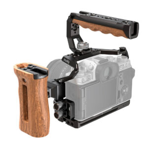 SmallRig-3131 SmallRig 3131 Professional Cage Kit Fujifilm X-T4:lle, jossa on puiset sivu- ja yläkahvat, kiinnitetään kameraan ja tarjoaa suojaa ja lisävarusteiden kiinnitysmahdollisuuksia.