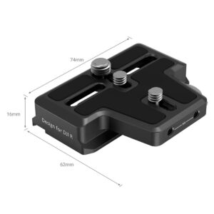 SmallRig-3162-3 SmallRig 3162 Extended Arca-Type QR Plate for DJI RS 2/RS 3/RSC 2/RS 3 Pro on musta metallinen kiinnityslevy (74mm x 62mm x16mm), jossa on kolme hopeista ruuvia ja sivussa on merkintä "Design for DJI R".