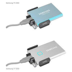 SmallRig-3272-2 Ylhäällä: sininen Samsung T5 -kannettava SSD-levy on kiinnitetty SmallRig 3272 T5/T7 SSD Mount for BMPCC 6K Pro -kiinnikkeellä; alhaalla: hopeinen Samsung T7 SSD-levy on kiinnitetty samalla tavalla, molemmat on merkitty ja näytetty vierekkäin vertailun vuoksi.