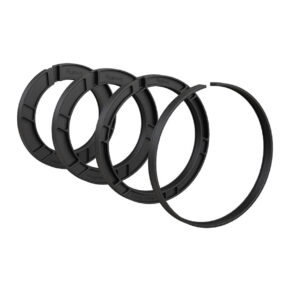 SmallRig-3408-1 SmallRig 3408 Clamp-On Ring Kit for Matte Box 2660 (80/85/95/110 mm - 114 mm) sisältää neljä mustaa pyöreää rengasta peräkkäin, ja eturengas on hieman kallellaan, jotta niiden muotoilu ja rakenne tulevat esiin.