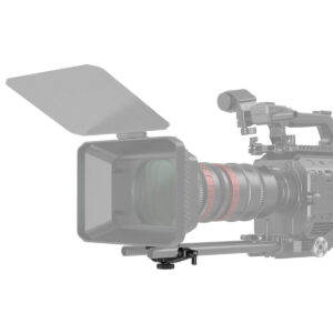 SmallRig-3411-4 Kuvassa korostuu SmallRig 3411 15mm Rod Support for SmallRig Matte Box 2660, joka kiinnitetään ammattikäyttöön tarkoitetun videokameran etupuolelle estämään ei-toivottua valoa ja häikäisyä, kun muu osa kamerasta häivytetään.