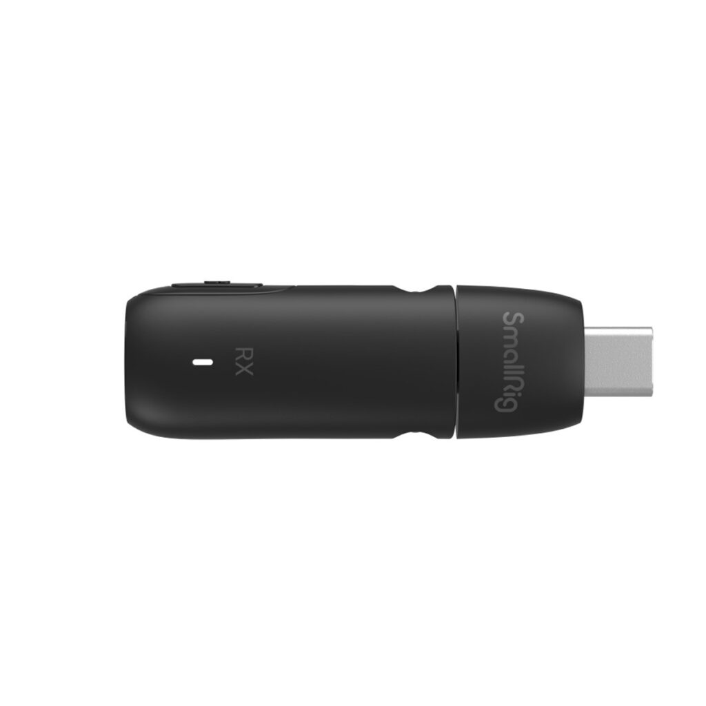 SmallRig-3495-3 Musta SmallRig 3495 Wave W1-C -langaton lavalier-mikrofonin RX-yksikkö, jossa on USB-C-liitin, näkyy valkoisella pohjalla.