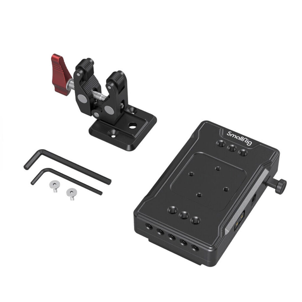 SmallRig-3497-2 SmallRig 3497 V-Mount Battery Adapter Plate with Super Clamp Mount (musta), kaksi kuusiokoloavainta ja kaksi ruuvia näkyvät valkoisella pohjalla.