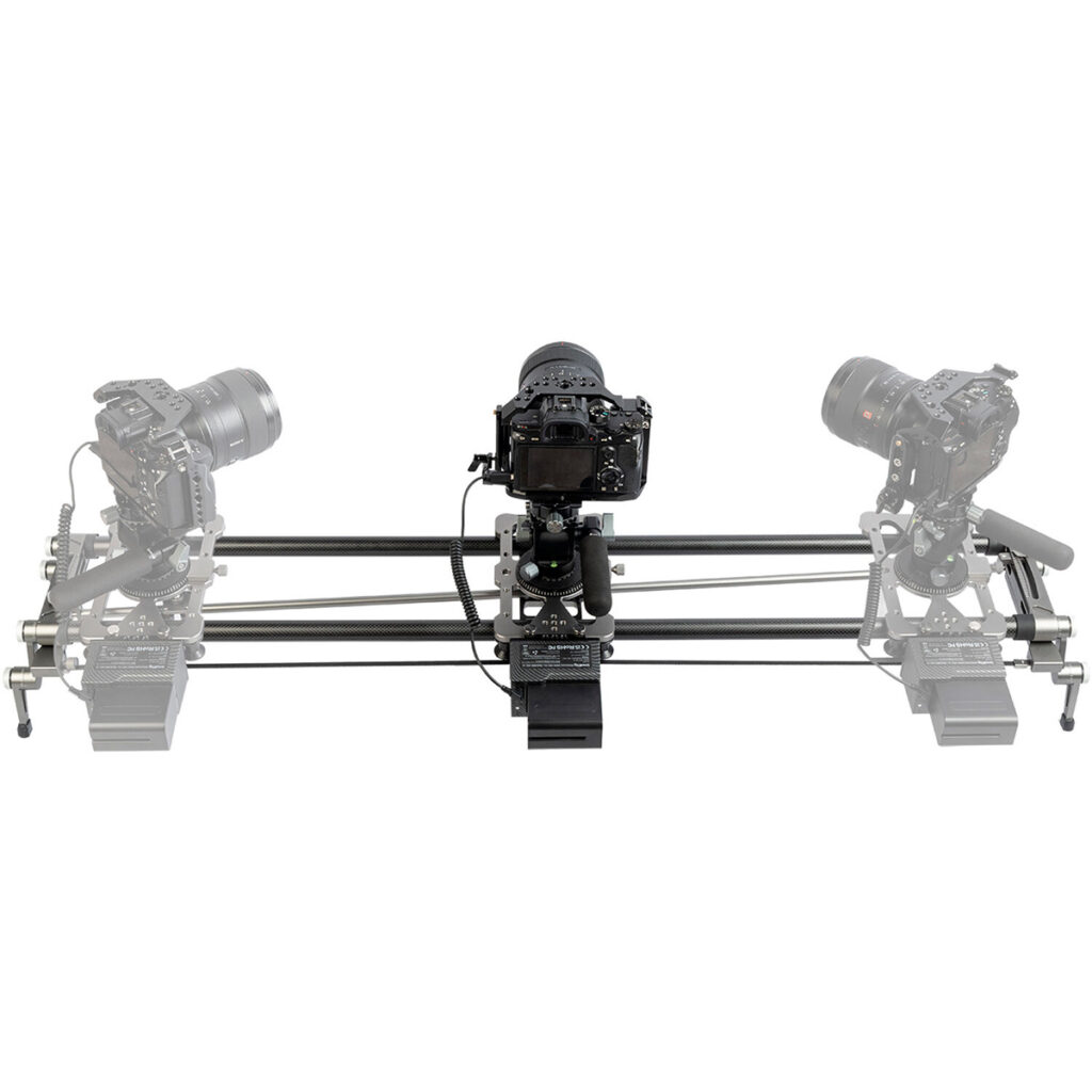 SmallRig-3542-5 SmallRig 3542 MS-10 Motorized Slider liikuttaa ammattikäyttöön tarkoitettua kameraa sujuvasti kiskoa pitkin, ja se on esitetty kolmessa asennossa saumattoman video- tai time-lapse-kuvausliikkeen esittelyä varten.
