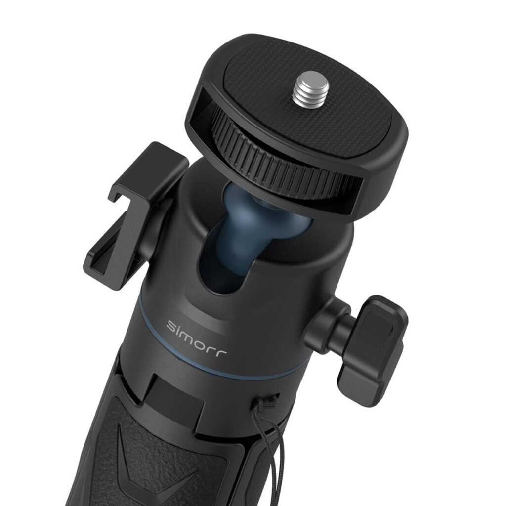 SmallRig-3599-3 Lähikuvassa SmallRig 3599 Simorr Vigor VT-15 Vlog Tripod mustana, jossa on kuvioitu kiinnityslevy, säätönupit, pallonivel ja sivupuhelimen pidikkeen kiinnitys.