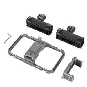 SmallRig-3609-2 SmallRig 3609 Universal Video Kit iPhoneen ja Androidiin sisältää metallirungon, kaksi mustaa irrotettavaa kahvaa, puhelimen pidikkeen ja kuusiokoloavaimen, jotka kaikki näkyvät valkoisella pohjalla.