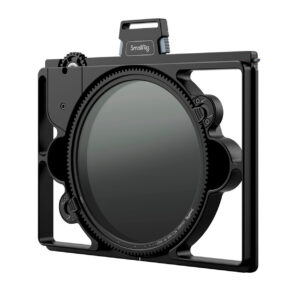 SmallRig 3651 VND Filter Kit on musta suodatinpidike, johon on asennettu ympyräsuodatin ja jossa on säätönupit ja tukeva runko, joka on helppo kiinnittää kameran objektiiviin.