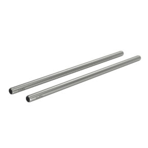 SmallRig-3684-1 Kaksi SmallRig 3684 15mm ruostumattomasta teräksestä valmistettua tankoa (40cm, 2 kpl), jotka sijaitsevat rinnakkain valkoisella pohjalla.