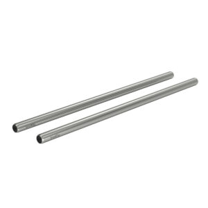 SmallRig-3684-1 Kaksi SmallRig 3684 15mm ruostumattomasta teräksestä valmistettua tankoa (40cm, 2 kpl), jotka sijaitsevat rinnakkain valkoisella pohjalla.