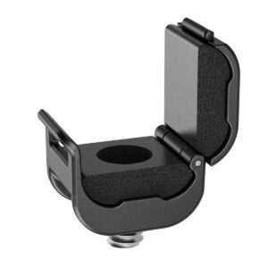 SmallRig-3685-4 SmallRig 3685 Camera Cable Clamp (4 kpl) on musta, L-muotoinen metallinen ja vaahtomuovilla pehmustettu pidike, jossa on 90 asteen saranoidut läpät sylinterimäisten lisävarusteiden kiinnittämiseen turvallisesti.