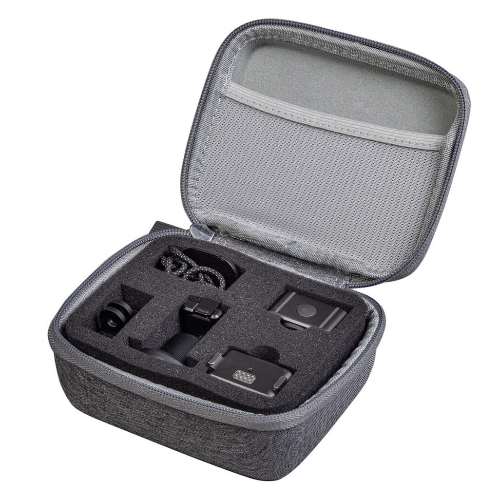 SmallRig-3702-2 SmallRig 3702 Storage Bag for DJI Action 2 on harmaa vetoketjullinen laukku, jossa on vaahtomuovinen sisäpinta ja joka pitää action-kameran ja sen lisävarusteet - kuten kiinnikkeet ja latauskaapeli - turvallisesti järjestyksessä erillisissä lokeroissa.