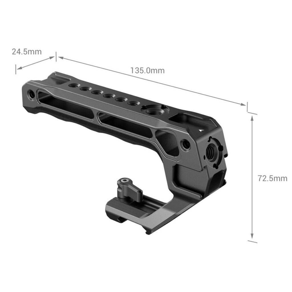 SmallRig-3766-2 SmallRig 3766 NATO Top Handle Lite on musta metallinen kamerakahva (135,0 mm x 24,5 mm x 72,5 mm), jossa on useita kiinnitysreikiä ja sivukiinnike, valkoisella pohjalla.