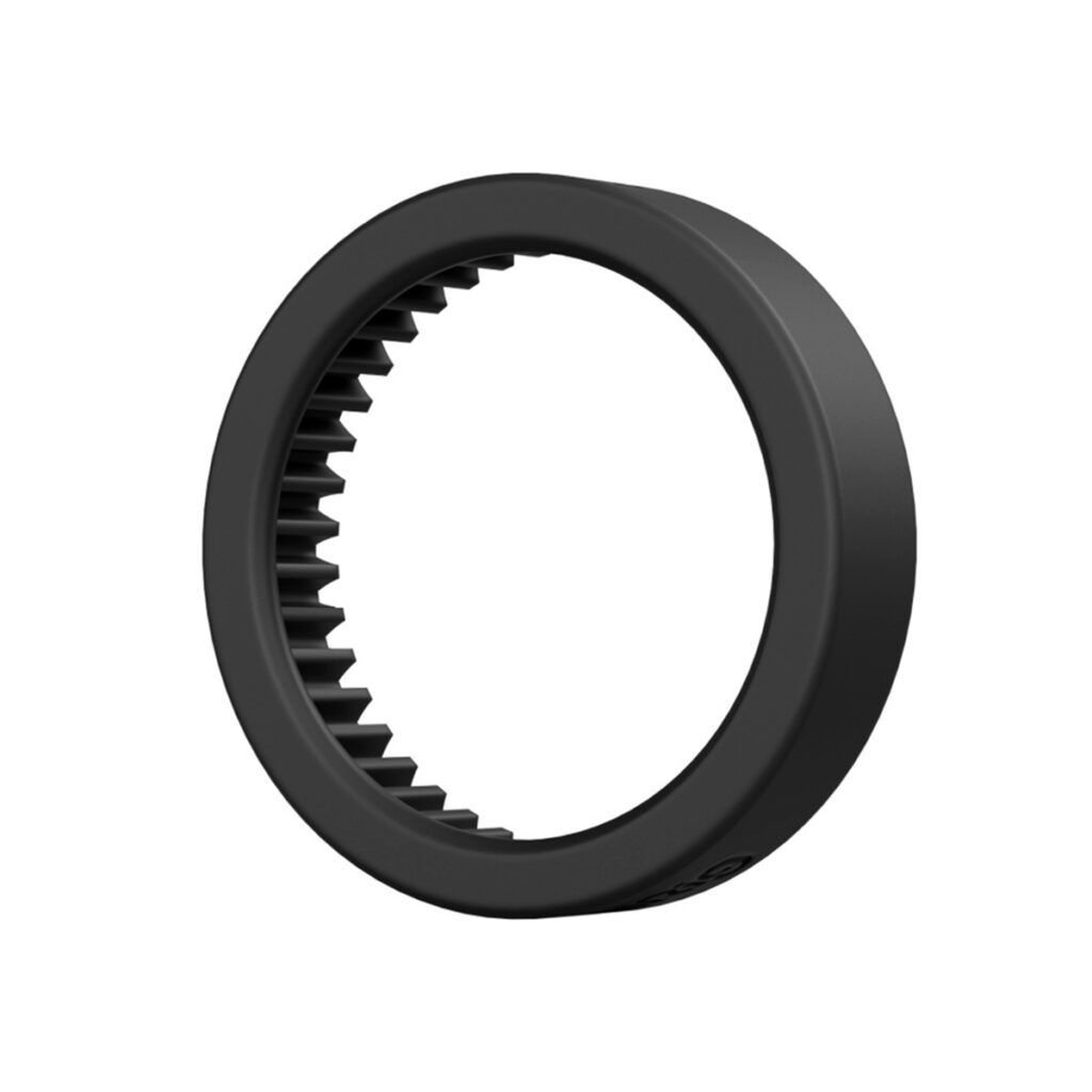 SmallRig-3852-2 SmallRig 3852 Silicon Gear on musta, pyöreä rengas, jossa on tasaisin välein olevat sisähampaat valkoista taustaa vasten.