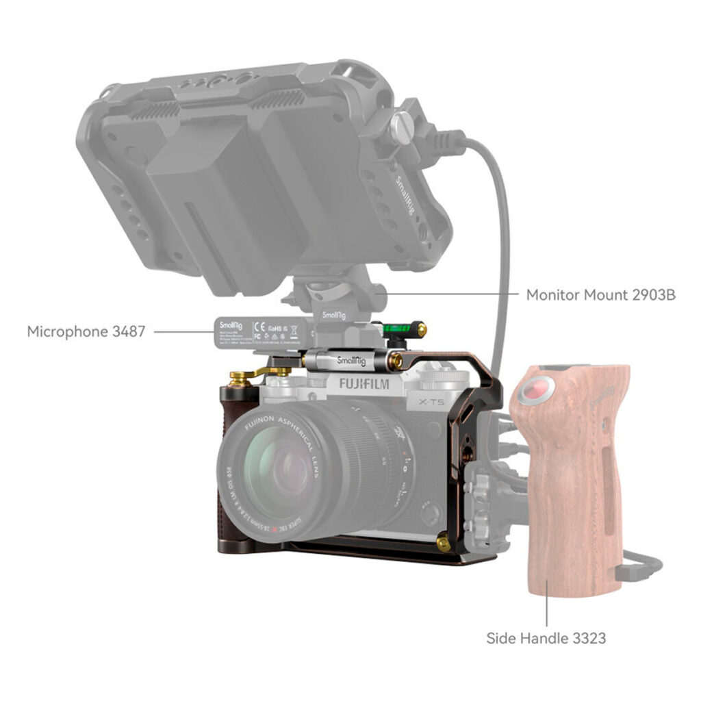 SmallRig-3870-4 Fujifilm X-T5 SmallRig 3870 Cage Retro -häkissä, jossa on merkitty mikrofoni, monitorikiinnike ja erikseen esitetty irrotettava puinen sivukahva.