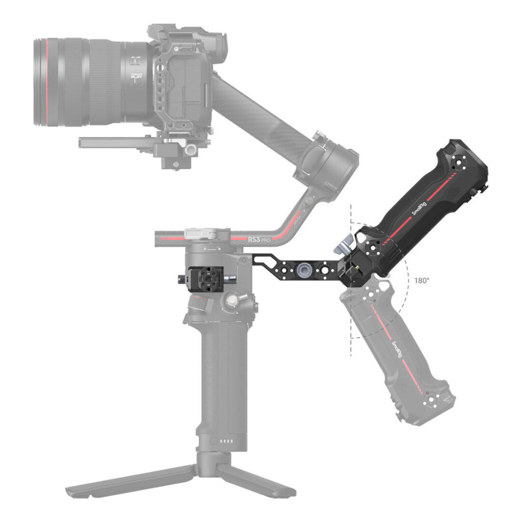 SmallRig-3919-5 SmallRig 3919 Sling Handgrip with Wireless Control for DJI RS Series on esitetty asennettuna gimbaaliin, ja sen jatkovarren 180 asteen säädettävä kierto on esitetty osittain läpinäkyvässä kuvassa.