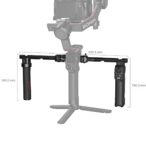 SmallRig-3954-3 SmallRig 3954 Dual Handgrip with Wireless Control for DJI RS Series kiinnitetty kameraan jalustalla.