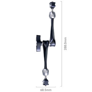 SmallRig-3959-3 SmallRig 3959 Rosette Arm 11" on esitetty pystysuorassa hopeisilla nivelillä, ja sen korkeus on 288,0 mm ja leveys 68,5 mm. Kuvassa korostuu sen musta muotoilu ja mitat valkoista taustaa vasten.
