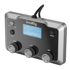 SmallRig 3980 -ohjauspaneelissa RC 350/450 Cob -valoille on näyttö, kolme merkittyä nuppia (FRQ, CCT, INT), ON/OFF- ja RESET-painikkeet sekä ylhäältä kiinnitettävä liitäntäkaapeli.
