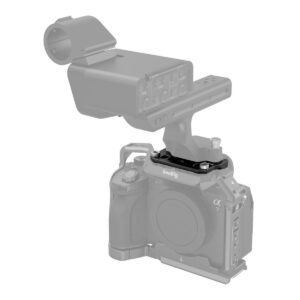 SmallRig-4019-3 Sony Alpha -kamerarigi puoliksi läpinäkyvällä harmaasävyllä, jossa on SmallRig 4019 Adapter Plate for Sony FX3 XLR Handle, jossa on suojahäkki, ylhäältä kiinnitetty kahva ja kiinnitetty ääniliitäntä.