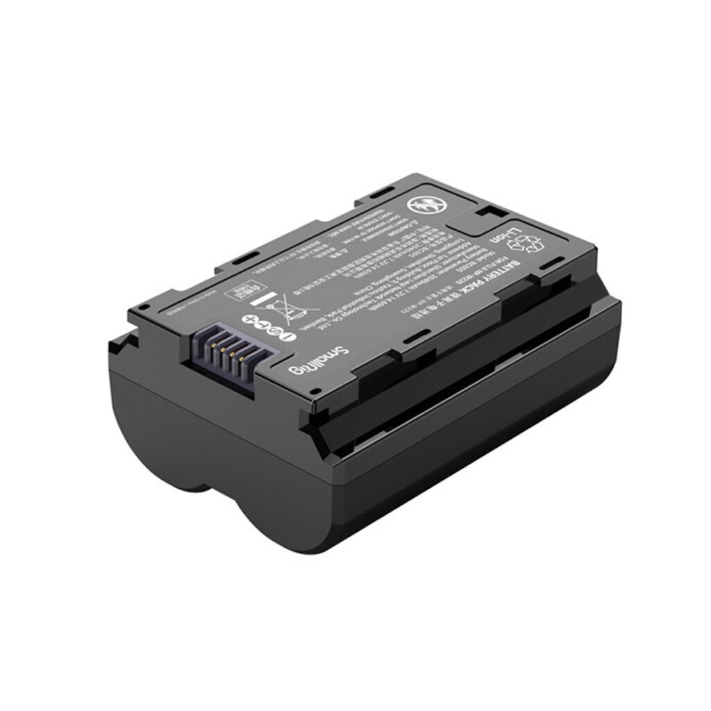 SmallRig-4072-2 SmallRig 4072 Camera Battery NP-W235 on musta ladattava akku, jonka yläpinnalla on liitäntänastat ja tekniset tiedot sekä turvakuvakkeet.