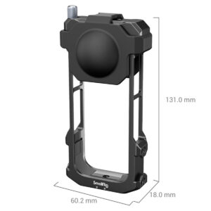 SmallRig-4088-2 SmallRig 4088 Frame for Insta360 X3 on musta älypuhelimen häkki, jossa on suuri keskimmäinen nuppi, joka on pystysuorassa ja jonka mitat ovat 131,0 mm korkea, 60,2 mm leveä ja 18,0 mm syvä.