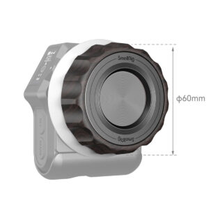 SmallRig-4091-3 SmallRig 4091 Follow Focus -merkintäkiekko (puinen), musta ja hopea, on kiinnitetty kameran runkoon, ja katkoviiva osoittaa nupin 60 mm:n halkaisijan.