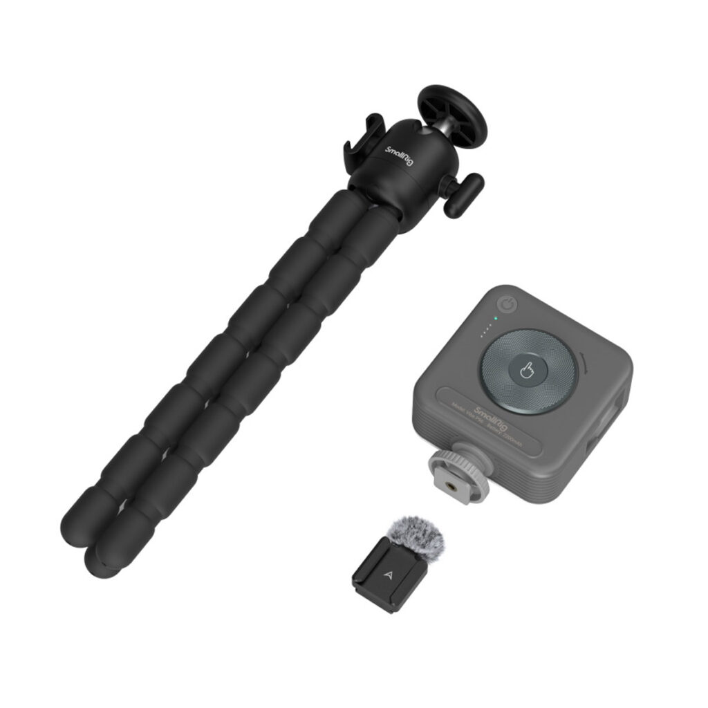 SmallRig 4213 Vlogging Tripod Kit for Canon EOS R50, jossa on musta joustava jalusta, kompakti ääninauhuri säätöpyörällä ja pieni tuulisuojalla varustettu mikrofoni, on järjestetty valkoiselle taustalle.