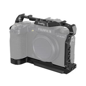 SmallRig-4230 SmallRig 4230 Cage for Fujifilm X-S20, kuvassa mustaa metallia harmaasävyisen X-S20-kameran päällä, tarjoaa lisäsuojaa ja useita kiinnityspisteitä videotarvikkeille.
