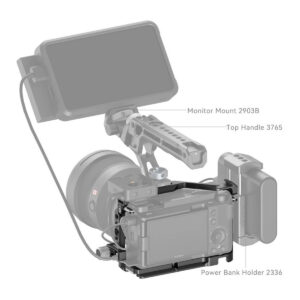 SmallRig-4257-4 SmallRig 4257 Cage Kit Sony ZV-E1:lle sisältää merkittyjä komponentteja: monitorikiinnike 2903B (suuri ulkoinen näyttö, vasen), yläkahva 3765 ja Power Bank -pidike 2336 (sivulle asennettava).