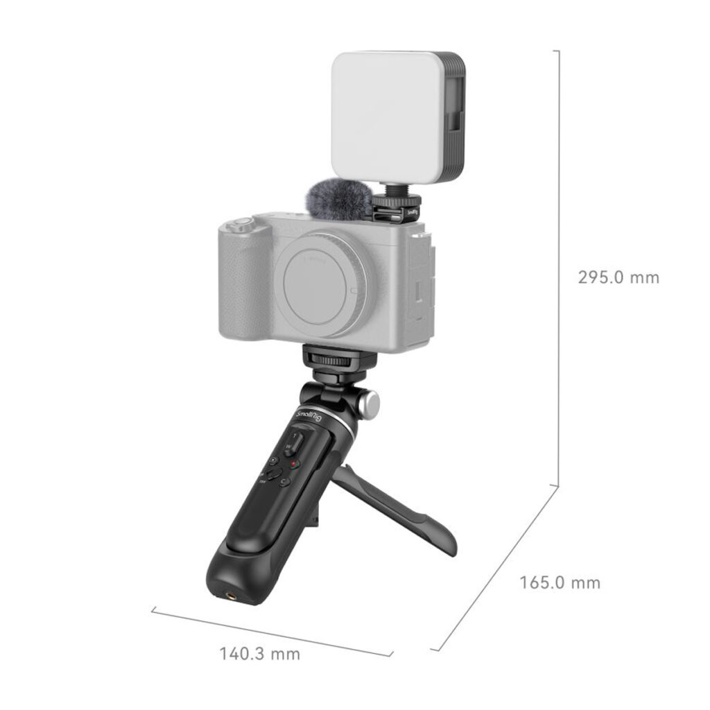 SmallRig-4258-2 SmallRig 4258 Vlogging Tripod Kit Sony ZV-E1/ZV-E10/ZV-1/ZV-1F:lle sisältää kameran, mikrofonin ja LED-valon, joka on asennettu kompaktille jalustalle. Mitat: korkeus 295 mm, jalustan korkeus 165 mm, jalustan leveys 140,3 mm.