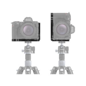 SmallRig_L-Shape_Mount_Plate_For_Nikon_Z8_3942_003 Kaksi läpinäkyvää kamerakuvaa - yksi maisemakuva ja yksi muotokuva - on kiinnitetty jalustalle SmallRig 3942 L-muotoisen kiinnityslevyn avulla Nikon Z8:lle, mikä osoittaa, kuinka helposti se vaihtaa kuvausasentoa.