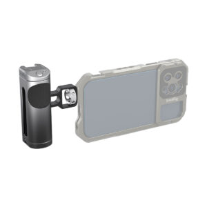 smallrig_3838_01 SmallRig 3838 Side Handle with Wireless Control kiinnittää läpinäkyvässä kotelossa olevan älypuhelimen turvallisesti sivukannattimella varustettuun metalliseen kahvaan ja tarjoaa vakautta liikkuvaan valokuvaukseen tai videokuvaukseen.