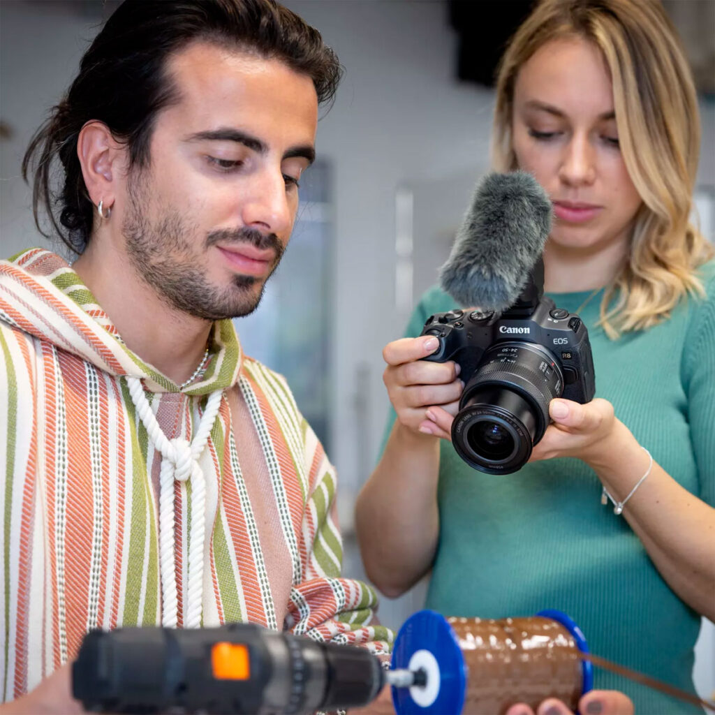 Canon EOS-R8-7 Canon EOS R8 system camera