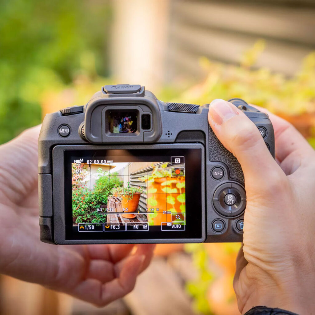 Canon EOS-R8-8 Canon EOS R8 system camera