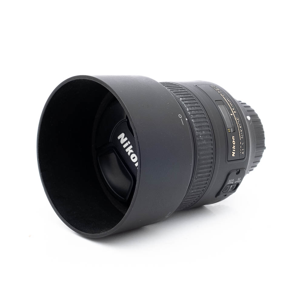 Nikon 85mm f18G-3-2 Nikon AF-S Nikkor 85mm f/1.8 G - Käytetty