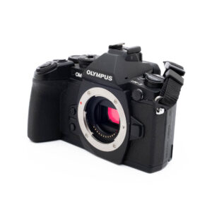 Olympus OM-D EM-1-4 Olympus OM-D E-M1 + HLD-7 (SC 1500) - Käytetty