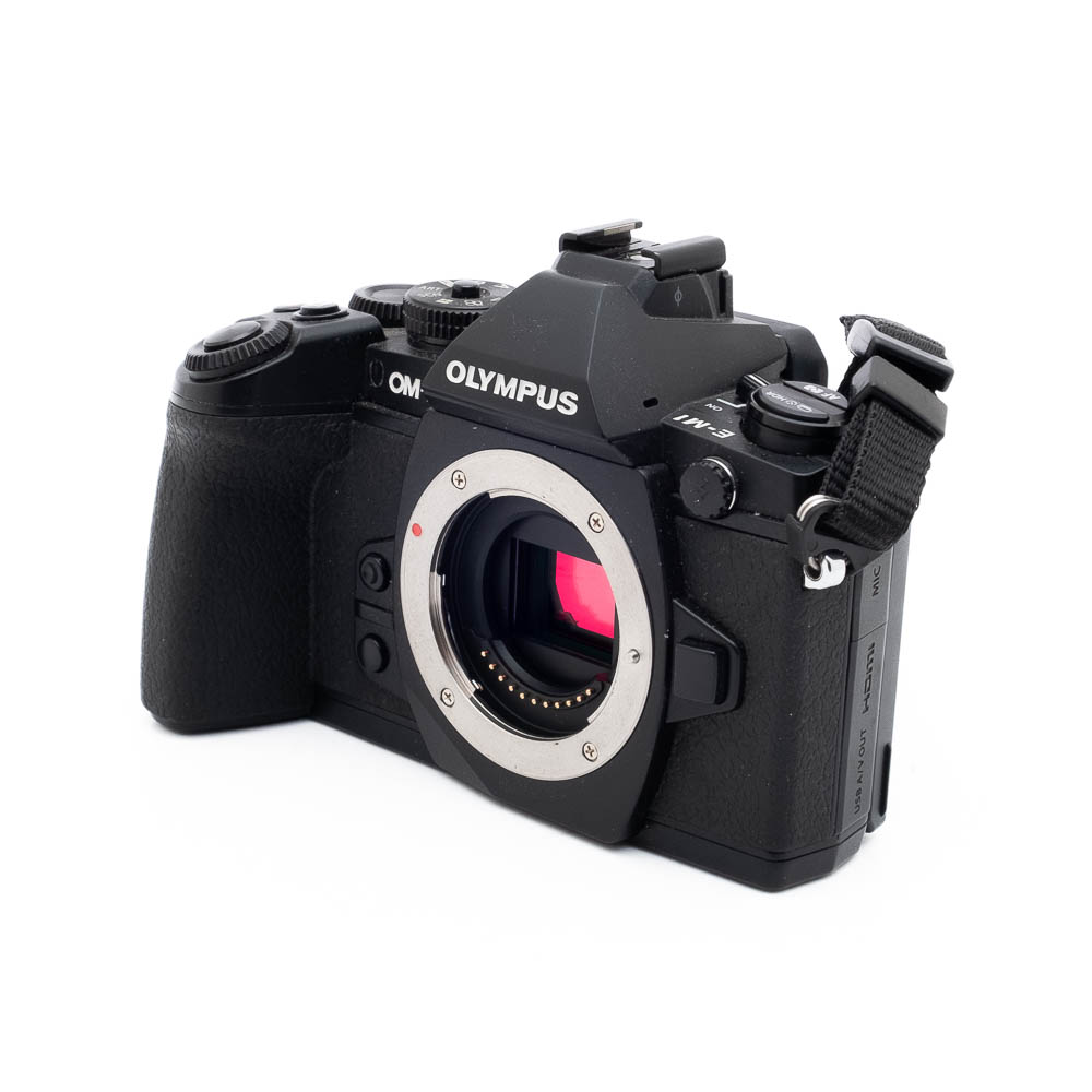 Olympus OM-D EM-1-4 Olympus OM-D E-M1 + HLD-7 (SC 1500) - Käytetty