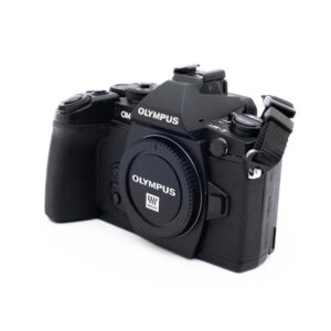 Olympus OM-D EM-1-5 Olympus OM-D E-M1 + HLD-7 (SC 1500) - Käytetty