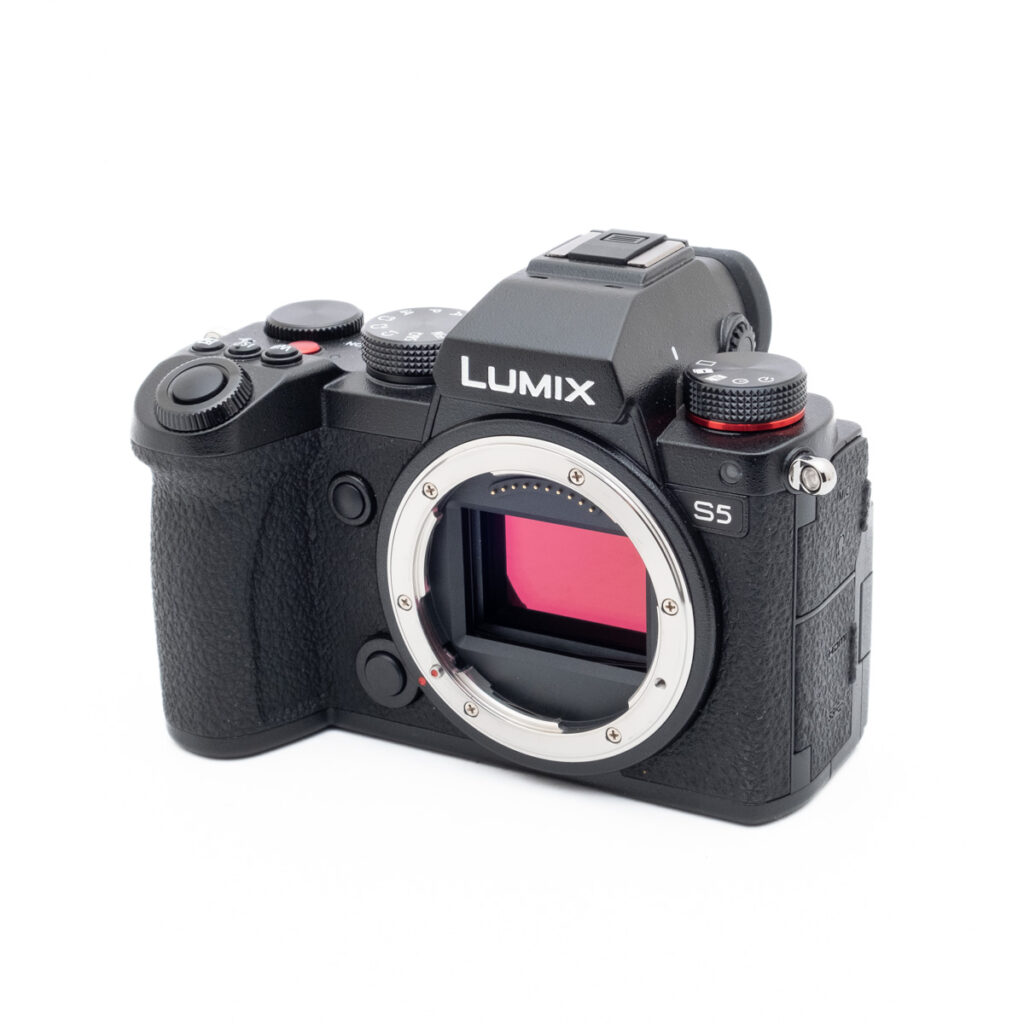 Panasonic Lumix S5-2 Panasonic Lumix DC-S5 (SC 750, Takuu 12kk, Kunto K5) - Käytetty