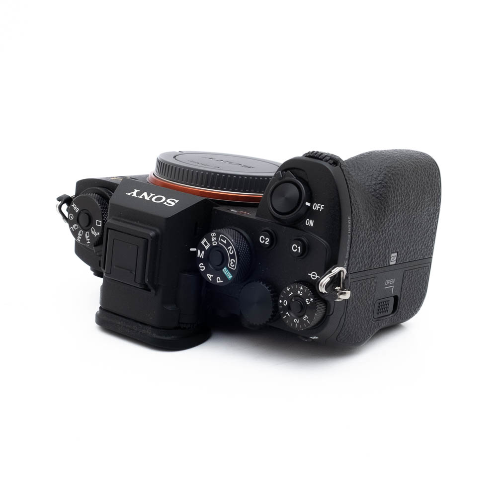 Sony A1 8731-2 Sony A1 (SC 3500, sis.ALV24%, takuu 18kk) – Käytetty