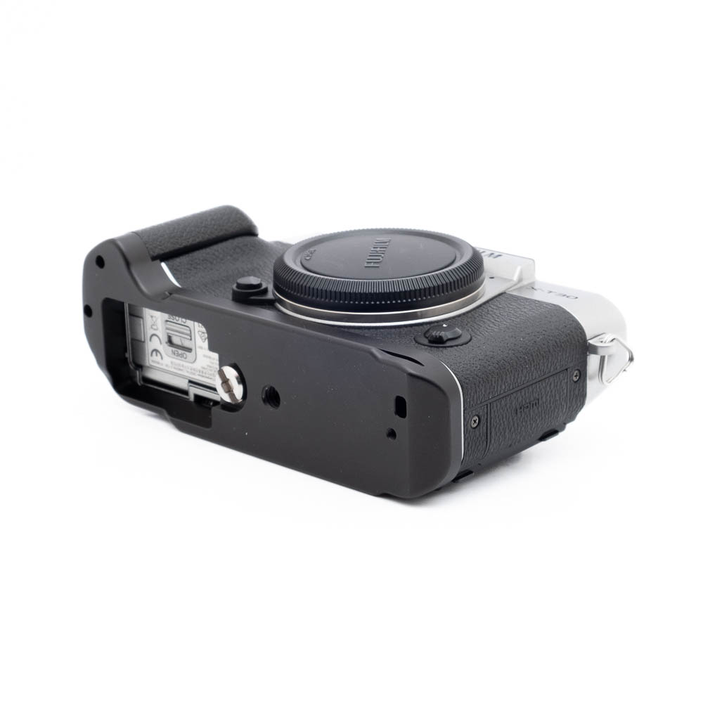 Fujifilm X-T30-1 Fujifilm X-T30 Hopea (+ L-rauta, SC 500, sis.ALV24%) - Käytetty