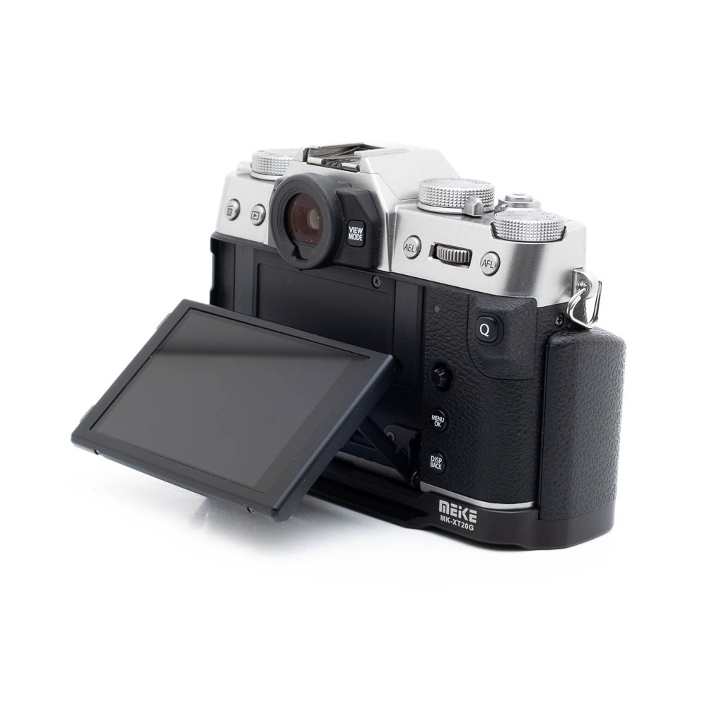 Fujifilm X-T30-3 Fujifilm X-T30 Hopea (+ L-rauta, SC 500, sis.ALV24%) - Käytetty