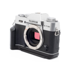 Fujifilm X-T30-4 Fujifilm X-T30 Hopea (+ L-rauta, SC 500, sis.ALV24%) - Käytetty