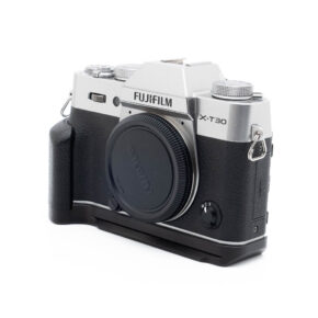 Fujifilm X-T30-5 Fujifilm X-T30 Hopea (+ L-rauta, SC 500, sis.ALV24%) - Käytetty
