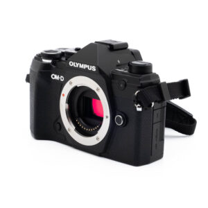 Olympus E-M5 III-4-2 Olympus OM-D E-M5 Mark III (SC 1500, Kunto K5) - Käytetty