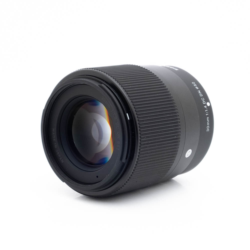 Sigma 30mm f14 DC DN Fuji-2 Sigma 30mm f/1.4 DC DN C Fujifilm (sis.ALV24%, Kunto K5) - Käytetty