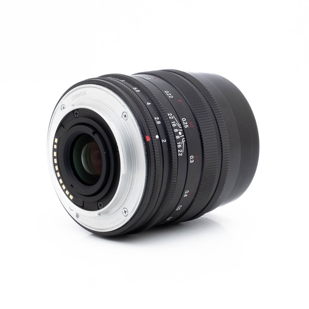 Voigtländer 35mm f2 Fuji-1 Voigtländer Apo-Ultron 35mm f/2 Macro Fuji (Kunto K5) - Käytetty