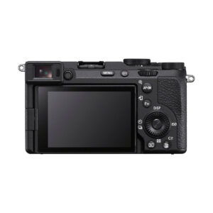 Mustan, kompaktin Sony A7CR -järjestelmäkameran takanäkymä esittelee LCD-näytön, ohjauspainikkeet, valintakiekot ja vasemmanpuoleisen etsimen. Nauti 200€ käteispalautuksesta.