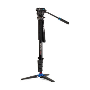Benro_A38FDS2PRO_001 Benro Monopod Kit Alu A38F + S2 PRO Head on musta monopodi, jossa on panoraamakahva, säädettävät osat ja kokoontaitettava kolmijalkainen jalusta, kuvassa pystyssä valkoisella pohjalla.